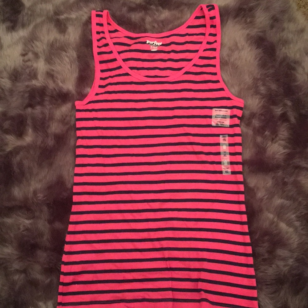 Never worn old navy tank